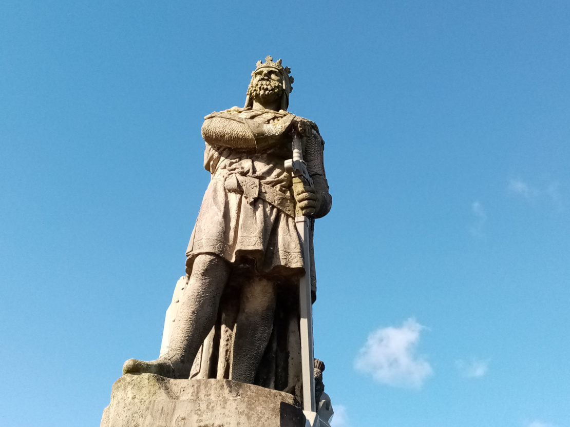 Robert the Bruce Statue nahe