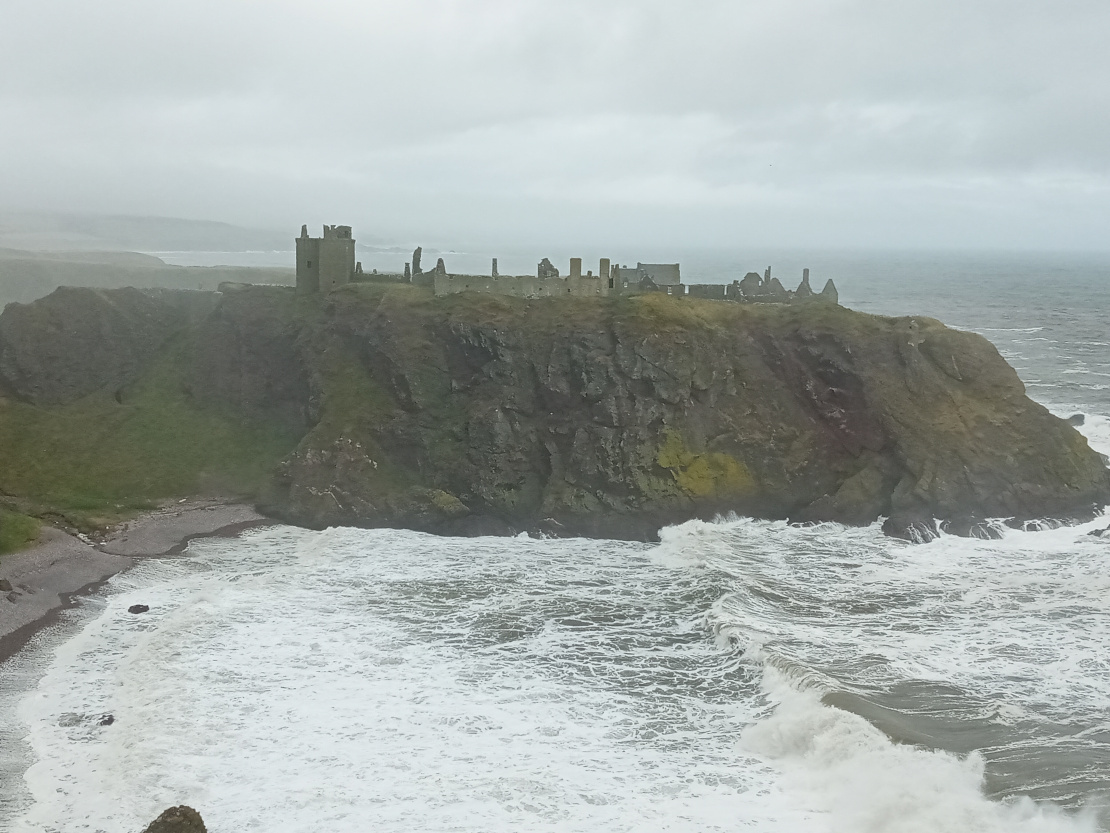 Dunnottar castle from the side